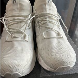 On CLOUDNOVA men’s size 10